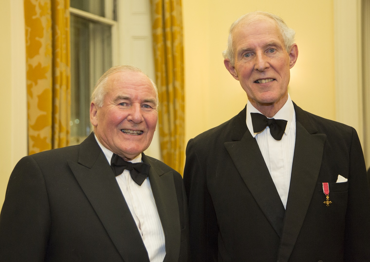 Rear Admiral Chris Parry lands ‘best maritime journalism contribution in 2015’ at London’s Maritime Media Awards